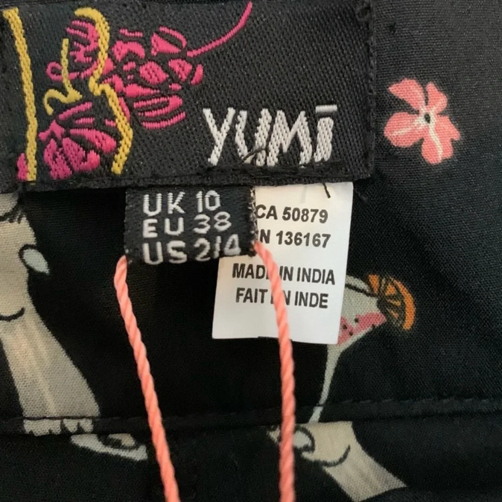 Yumi Bow Toucan Martini Shorts - 4 Pockets - US 2/4 - NEW
